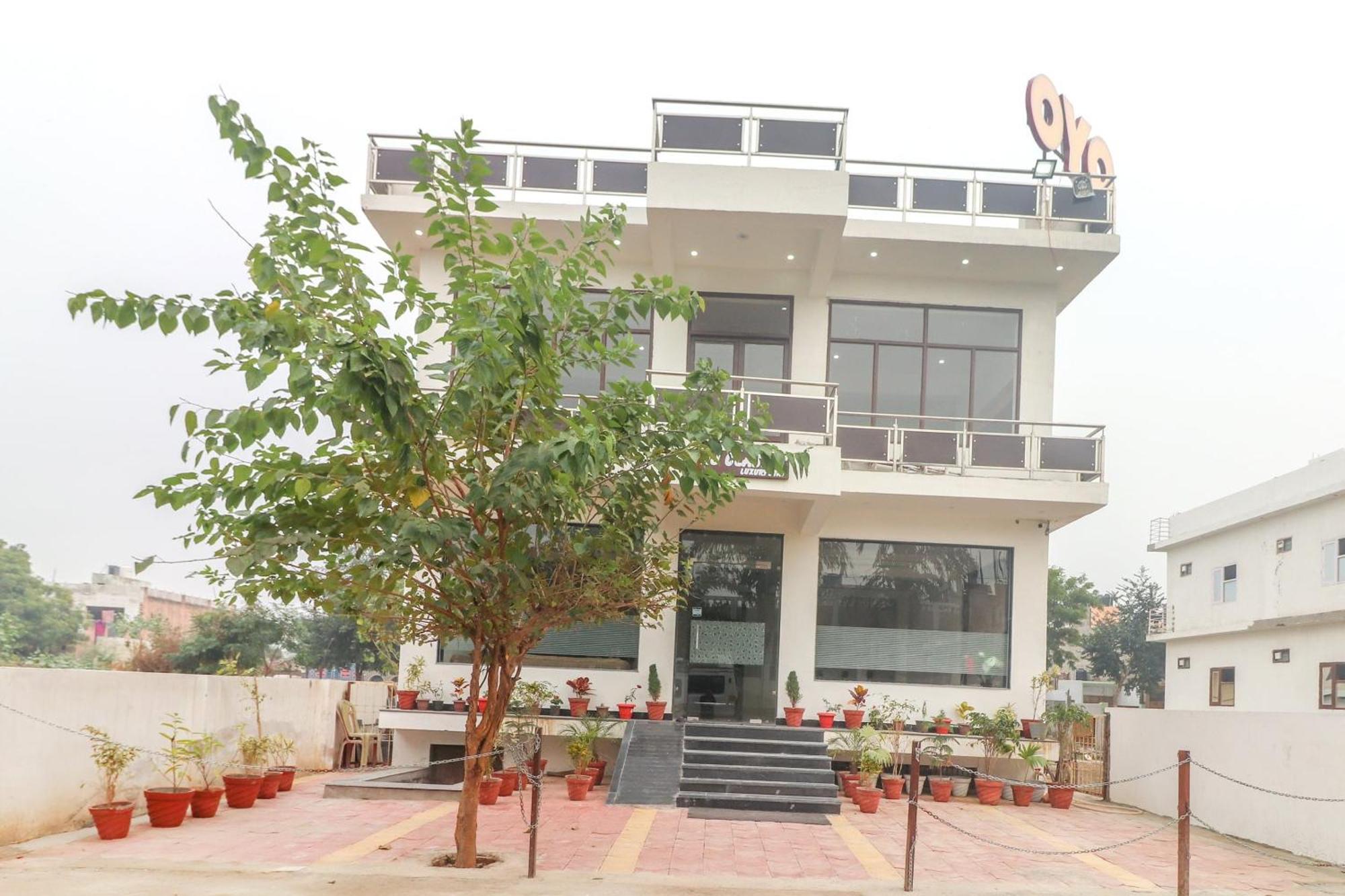 Hotel O Taj Classic Tājganj Exteriör bild