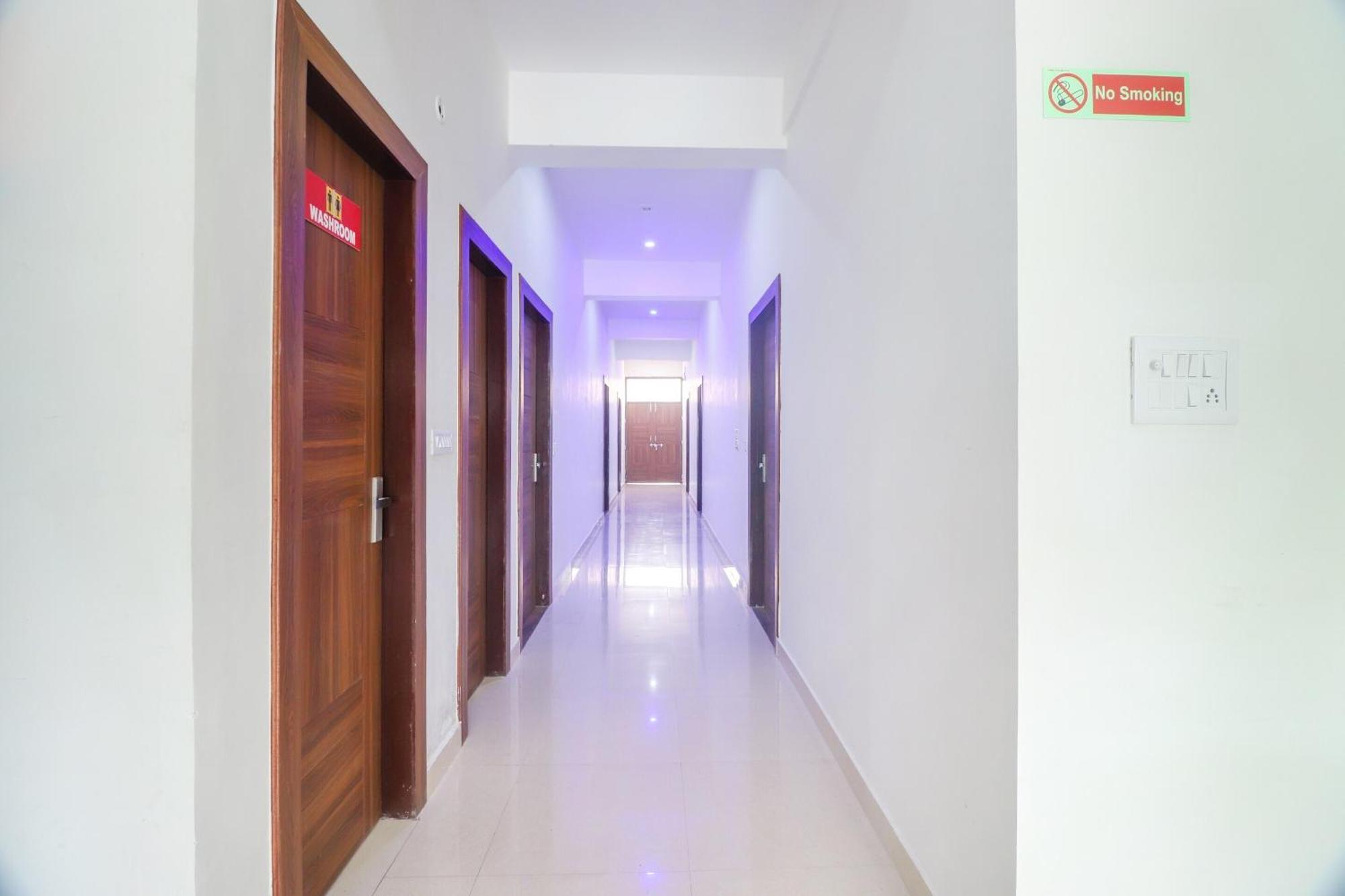 Hotel O Taj Classic Tājganj Exteriör bild