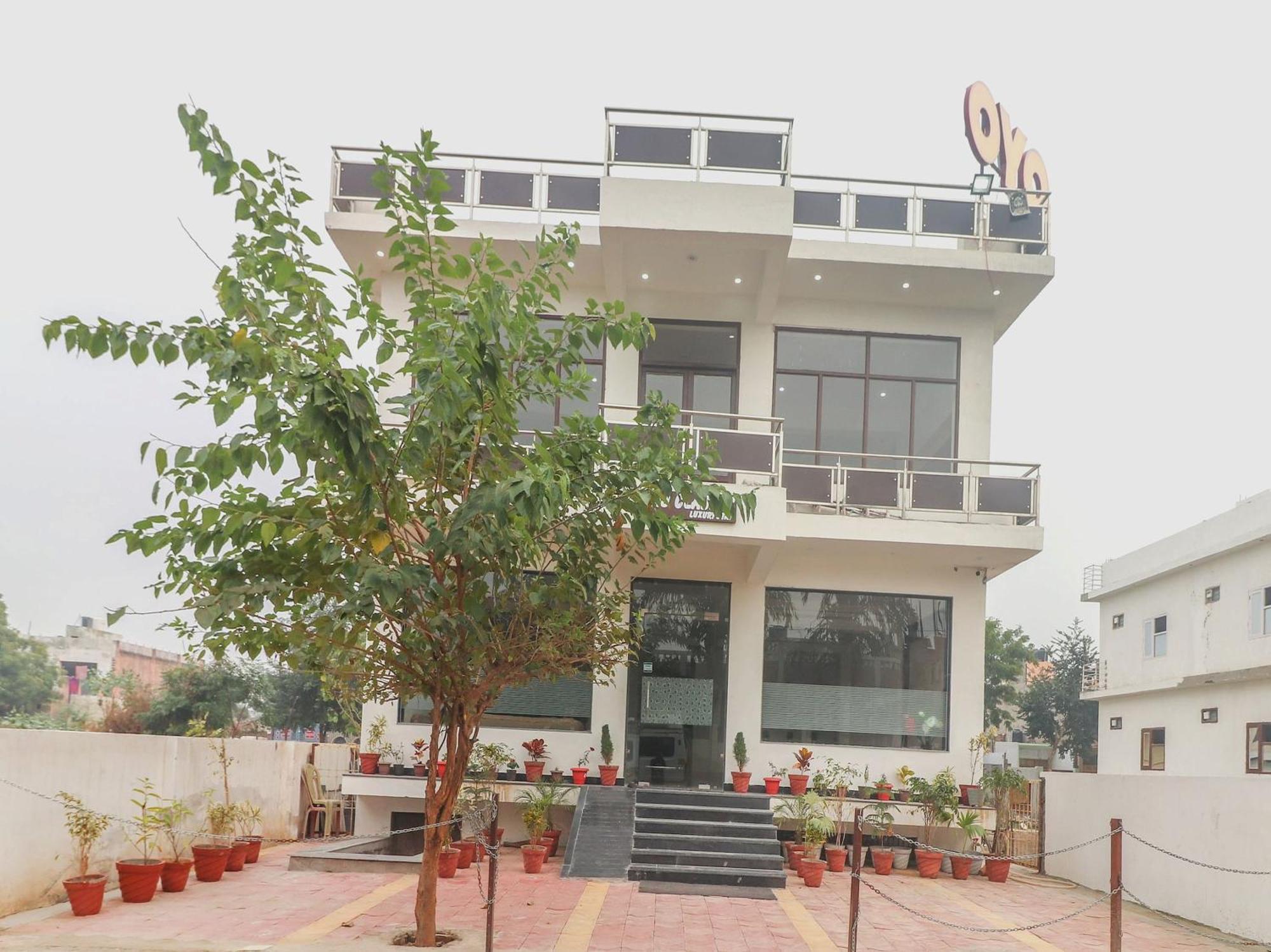 Hotel O Taj Classic Tājganj Exteriör bild